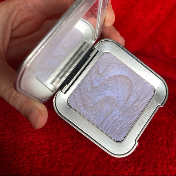 REM BEAUTY MISS NEPTUNE PURPLE HIGHLIGHTER - Picture 2 of 5